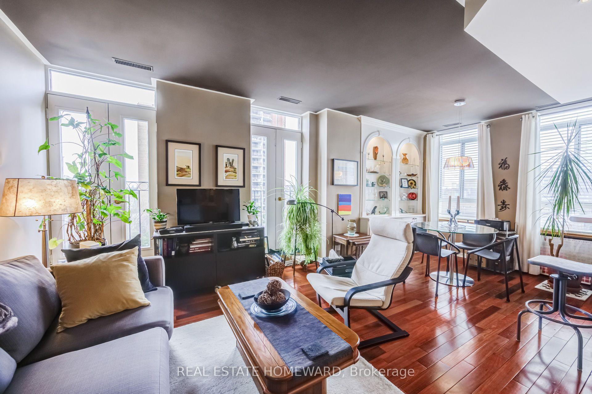 135 Maitland Street 702 #702 — photo 1