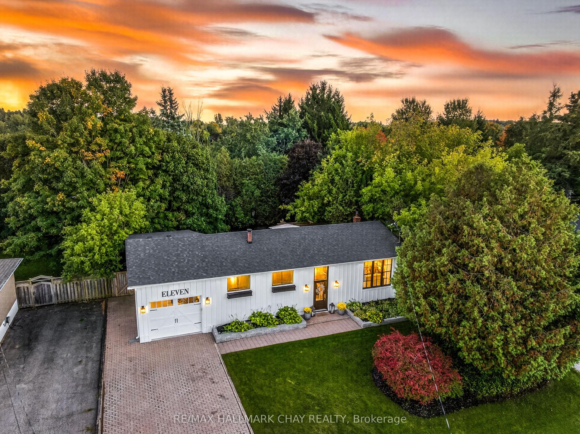 11 Ellen Crescent — photo 1