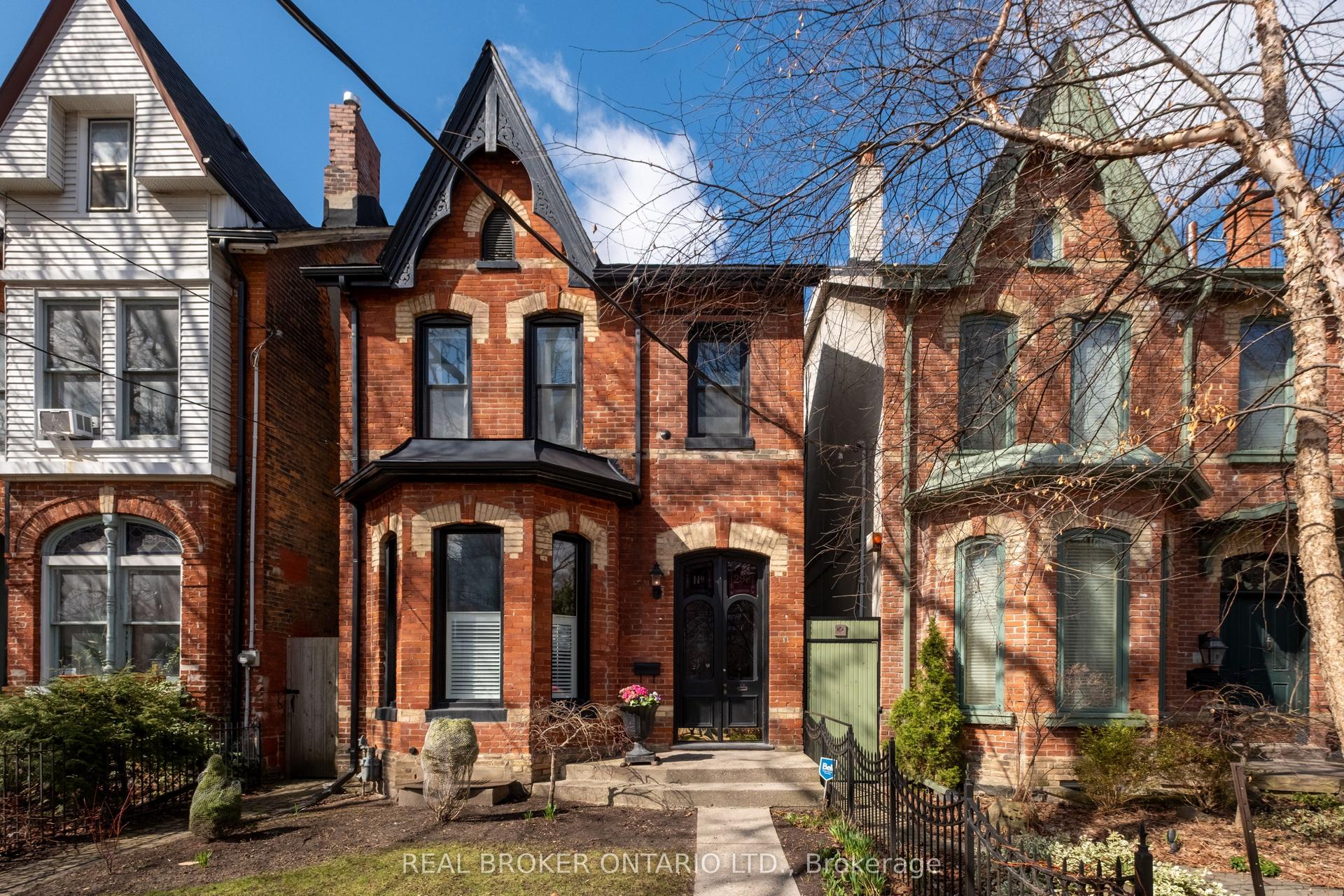 298 Berkeley Street — photo 1