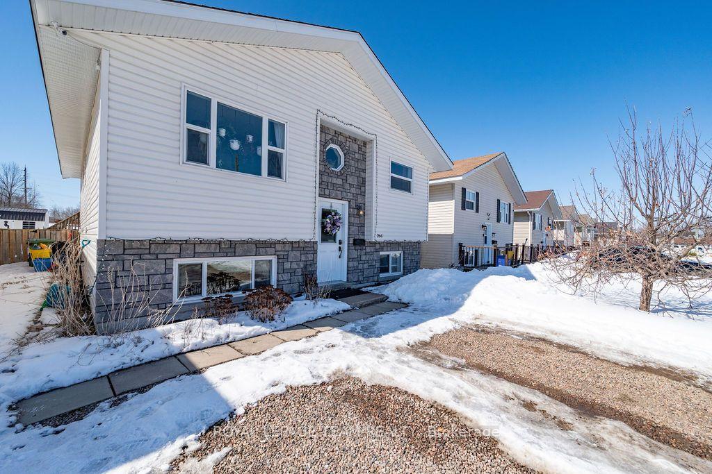 264 Mckenzie Street E — photo 1