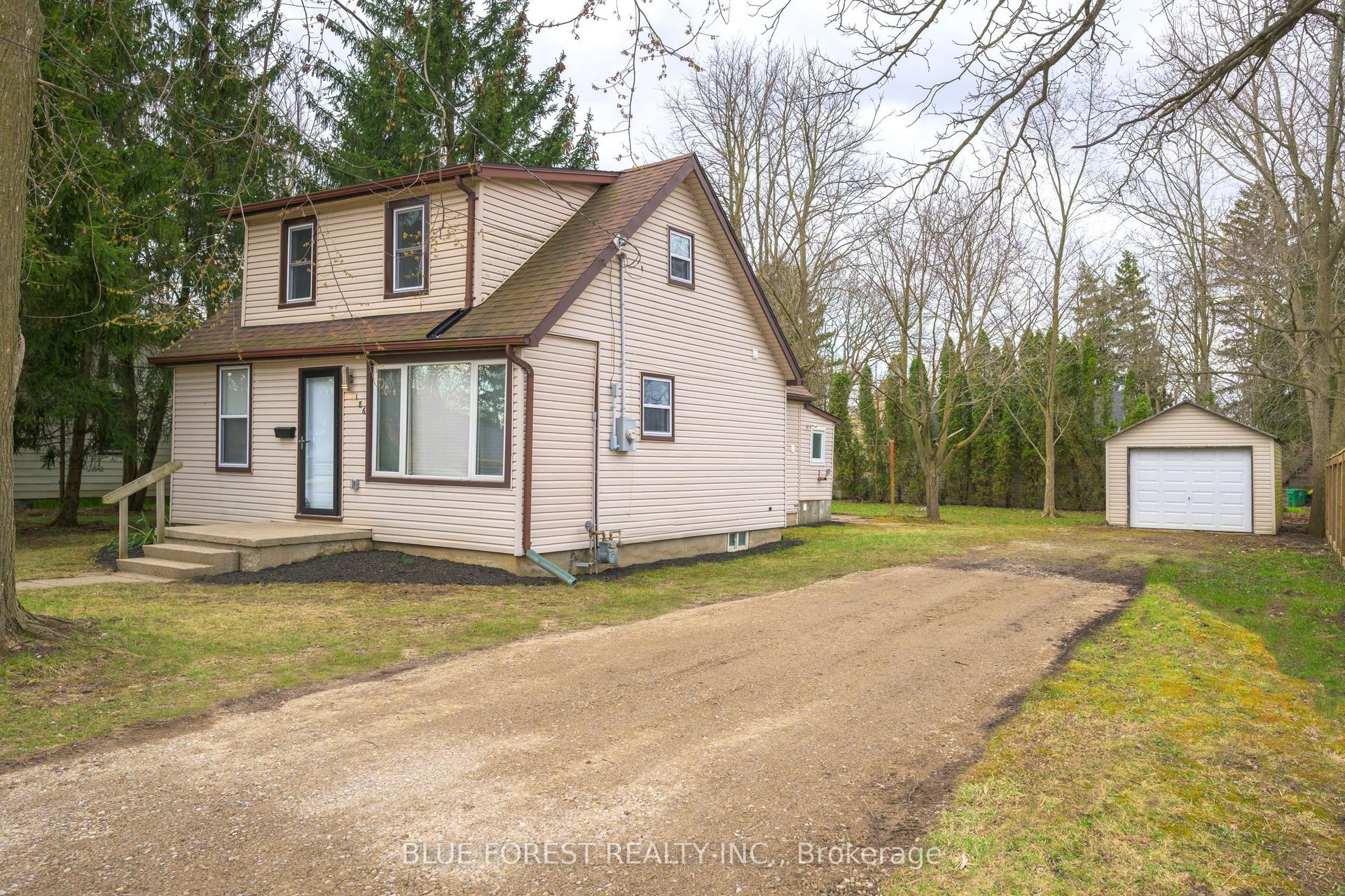 186 VICTORIA Street — photo 1