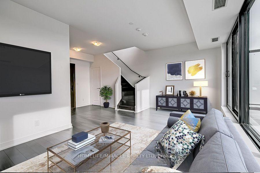 2799 Kingston Road 923 #923 — photo 1