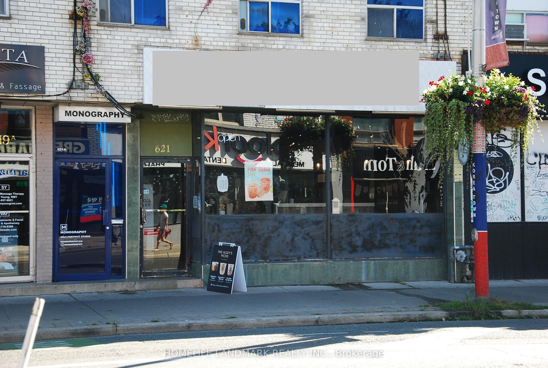 621 Bloor Street W — photo 1