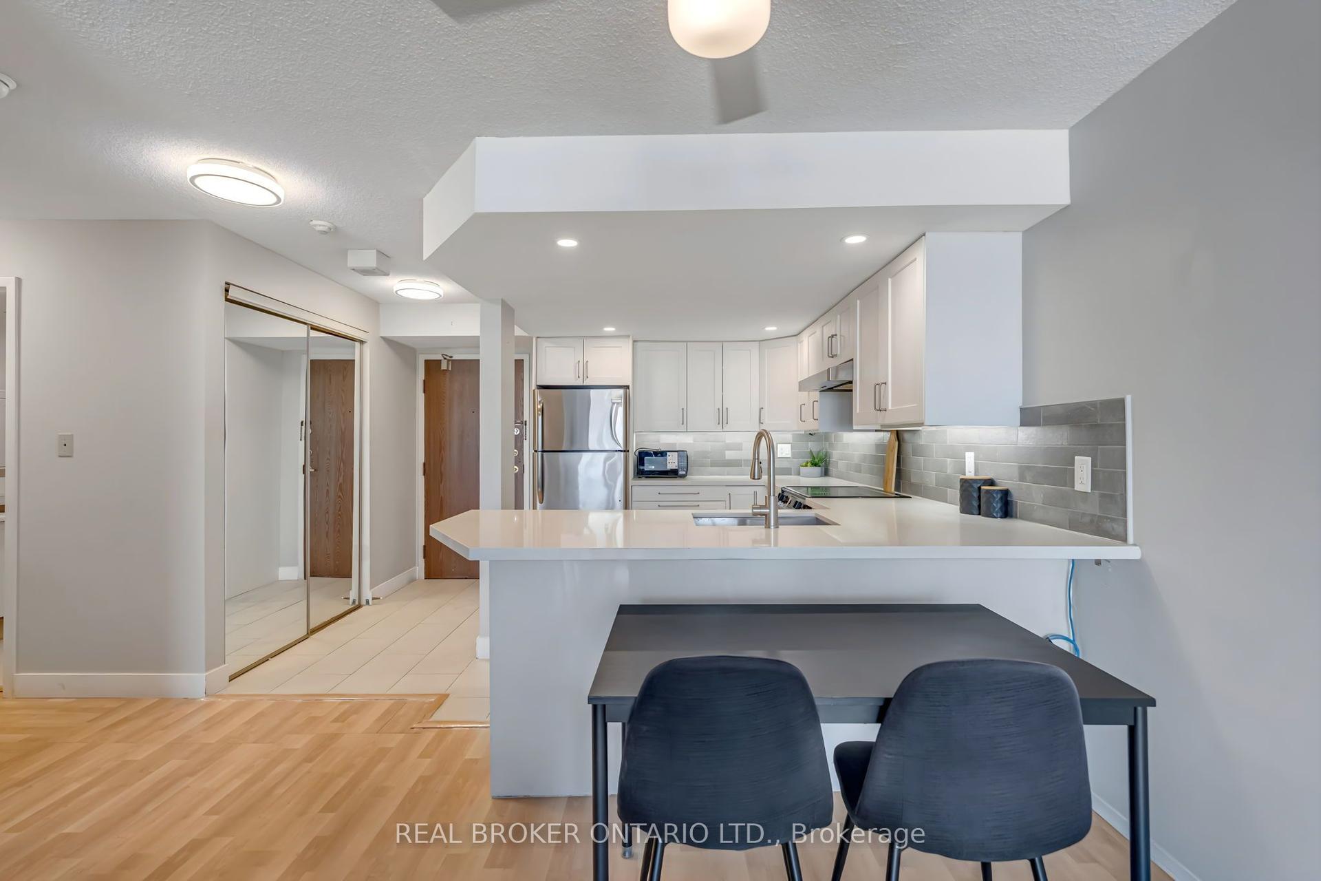 25 Agnes Street 903 #903 — photo 1