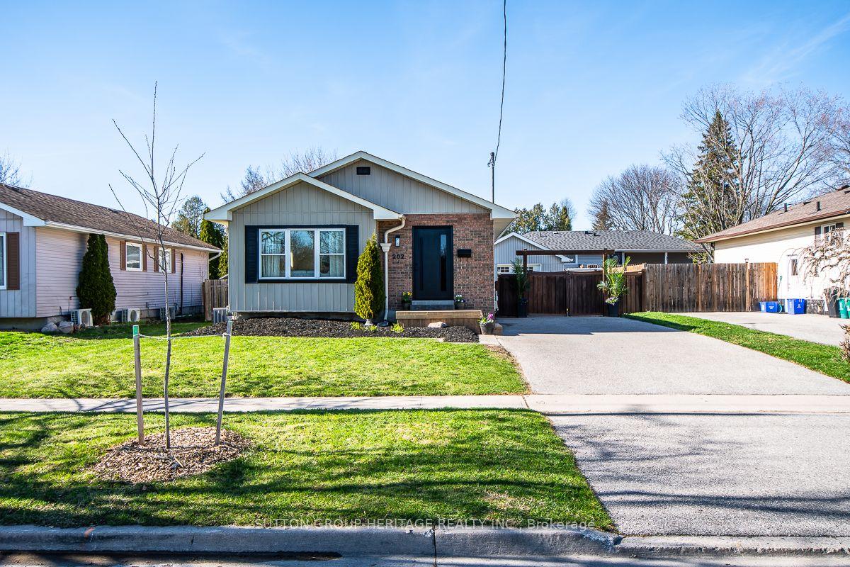 202 Willis Avenue — photo 1