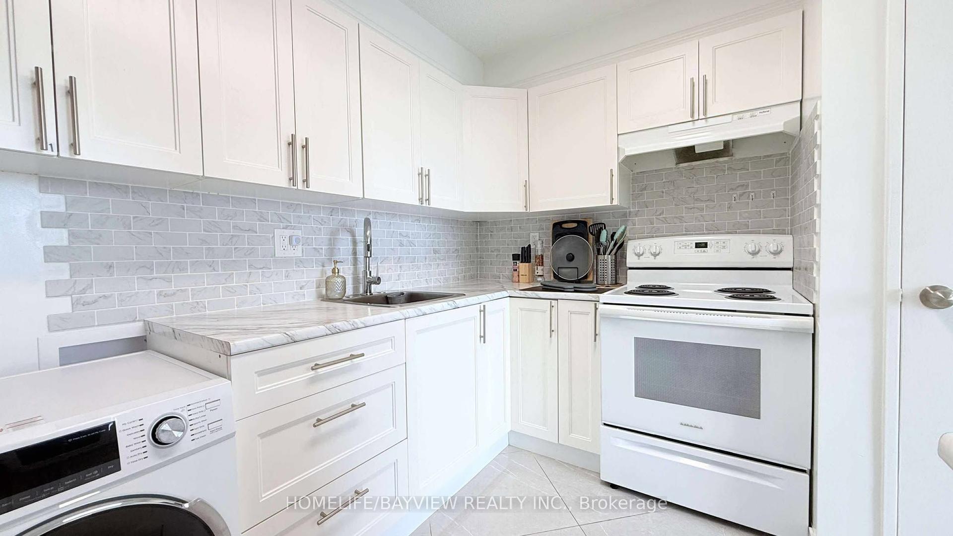 4645 Jane Street 909 #909 — photo 1