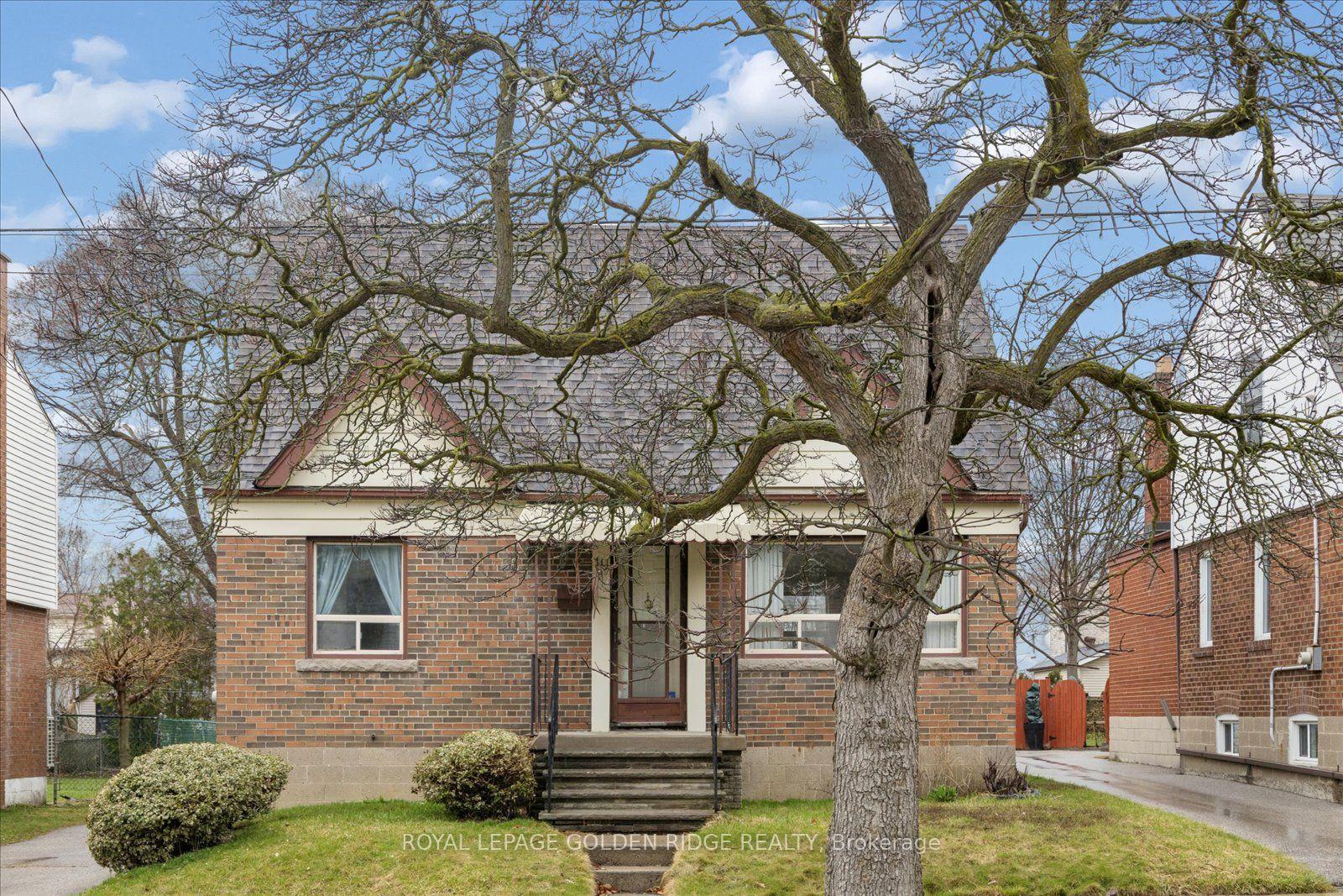 10 Eastgate Crescent — photo 1