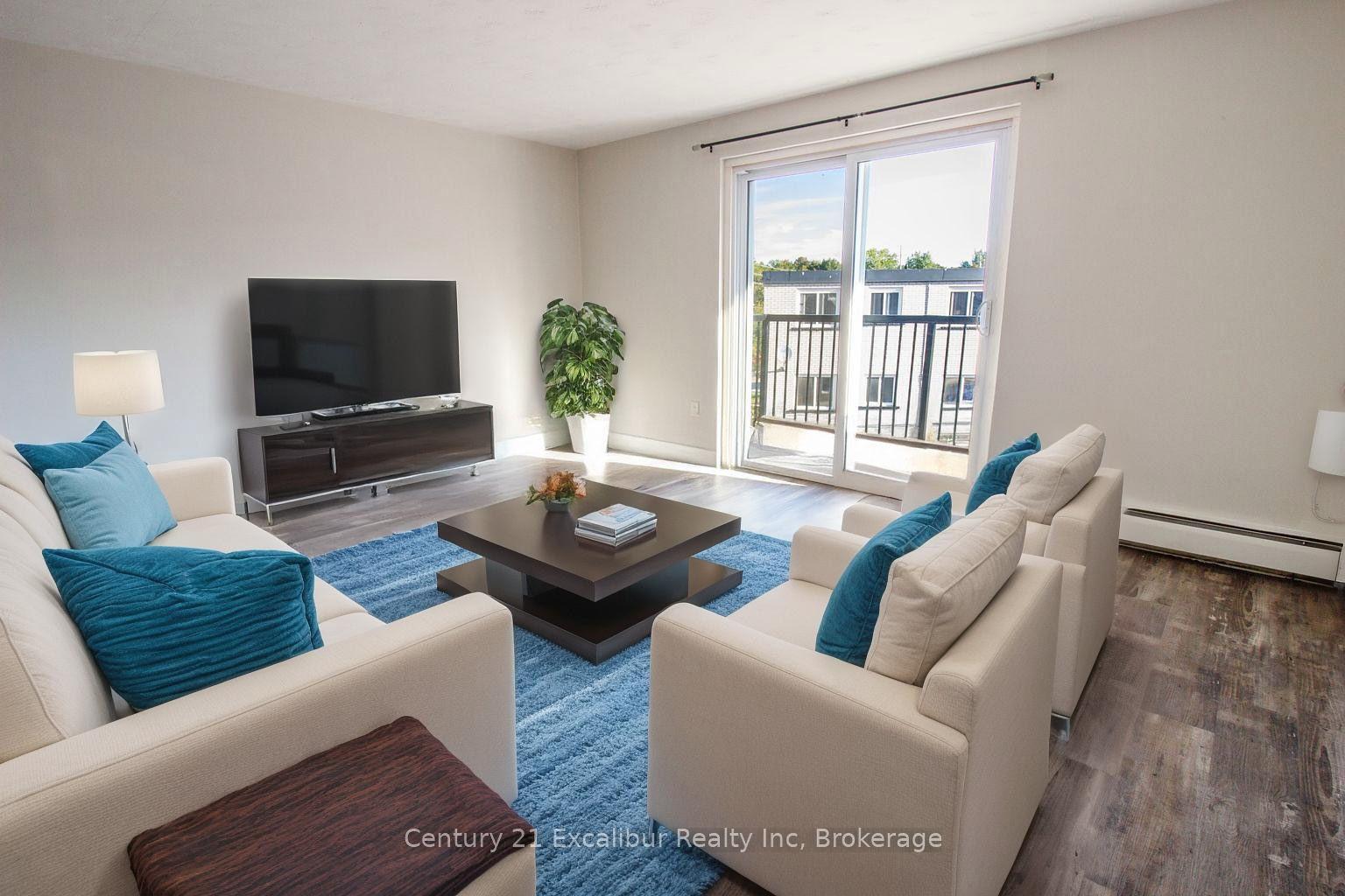 320 E Queen Street E 16 #16 — photo 1