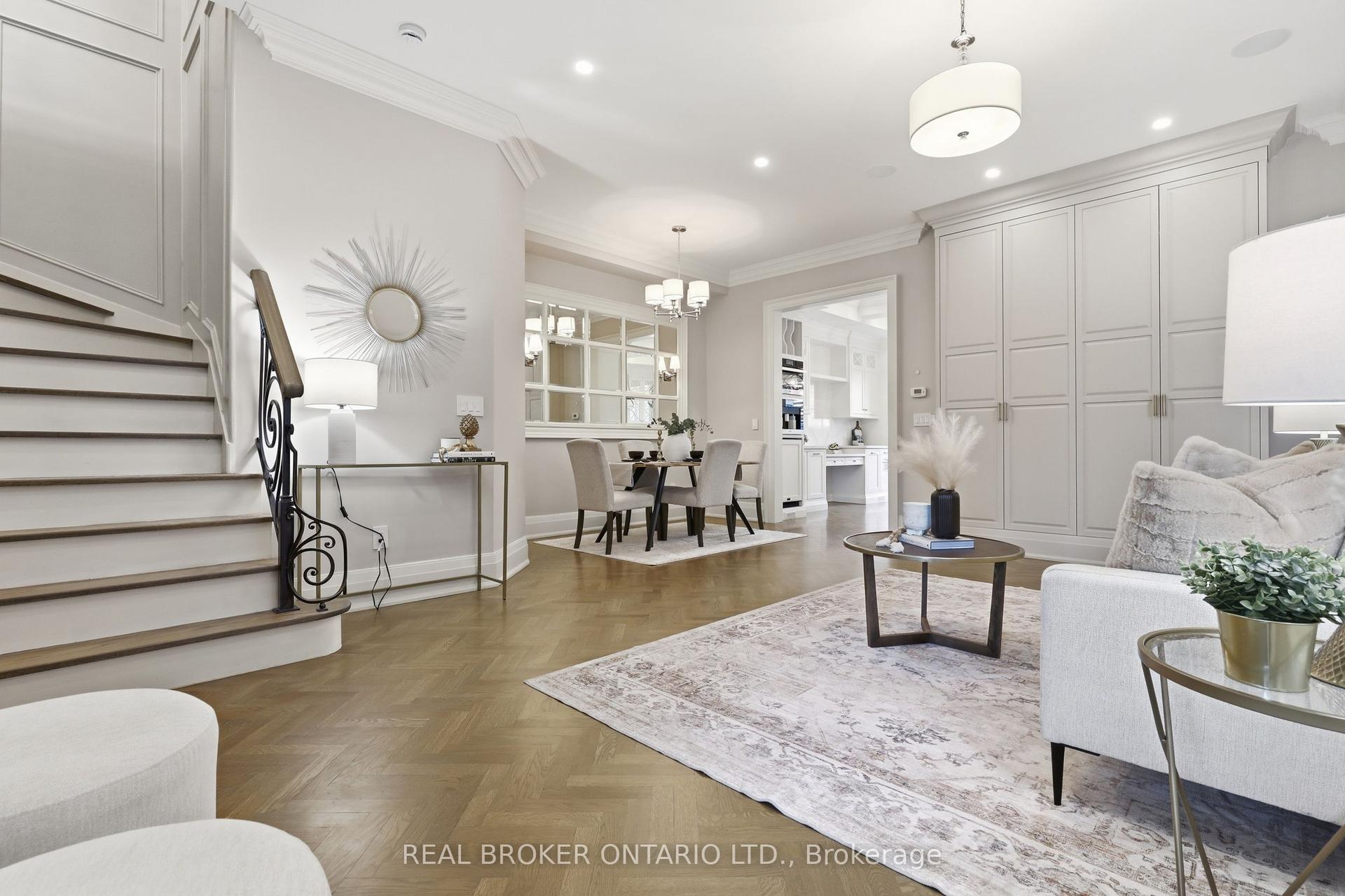 5290 Roadside Way — photo 1