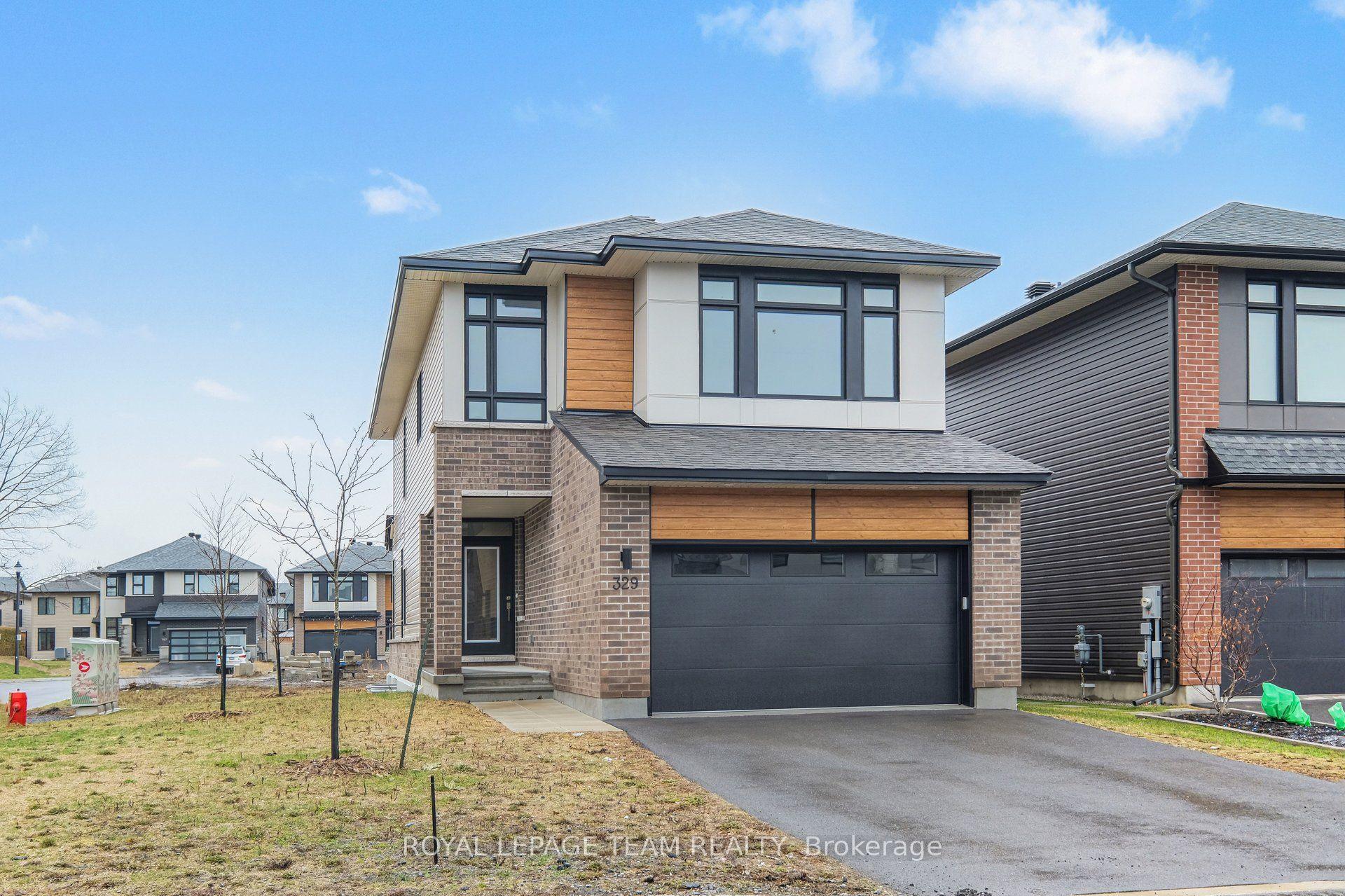 329 Whitham Crescent — photo 1