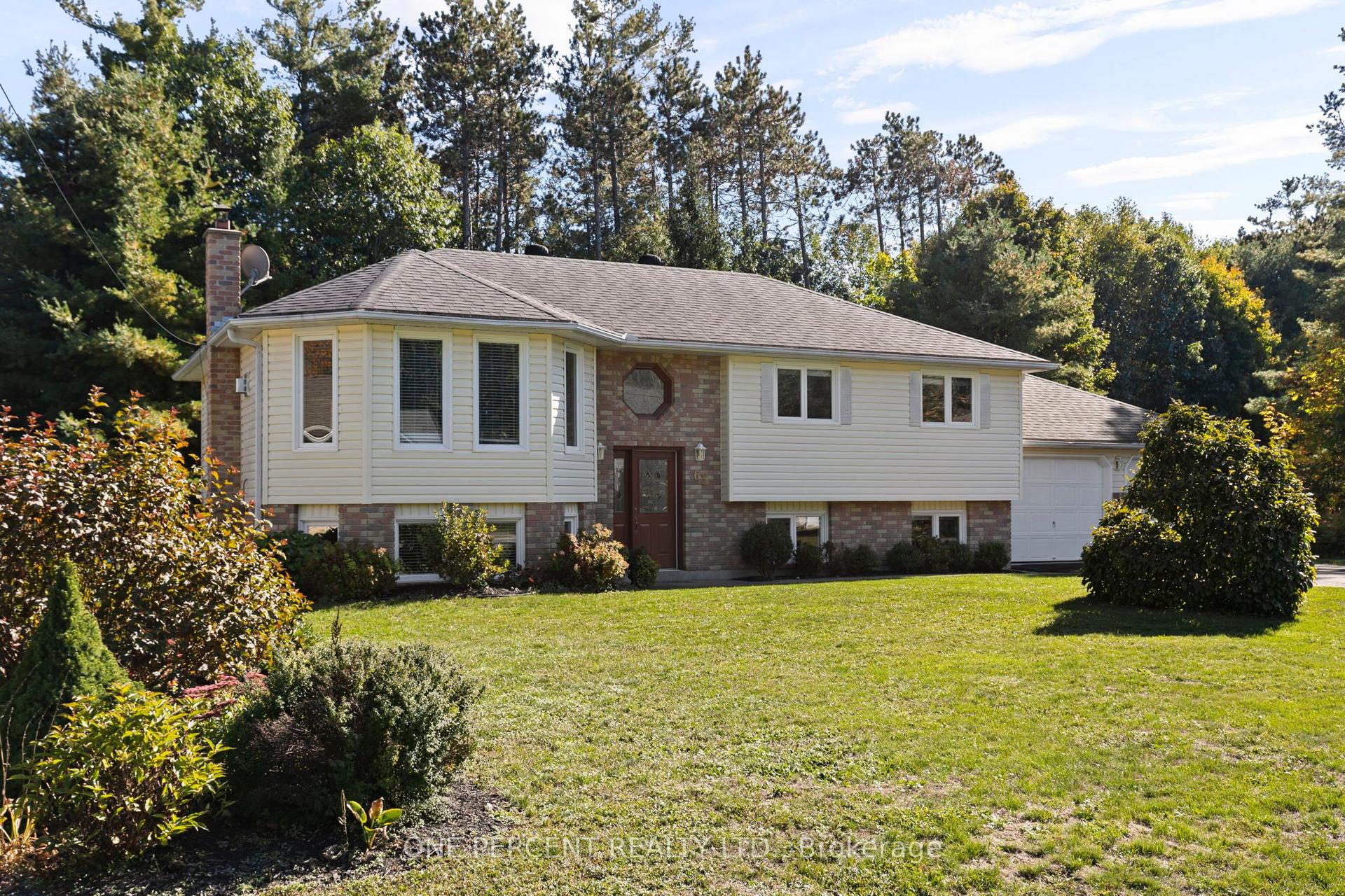 63 Bailey Crescent — photo 1