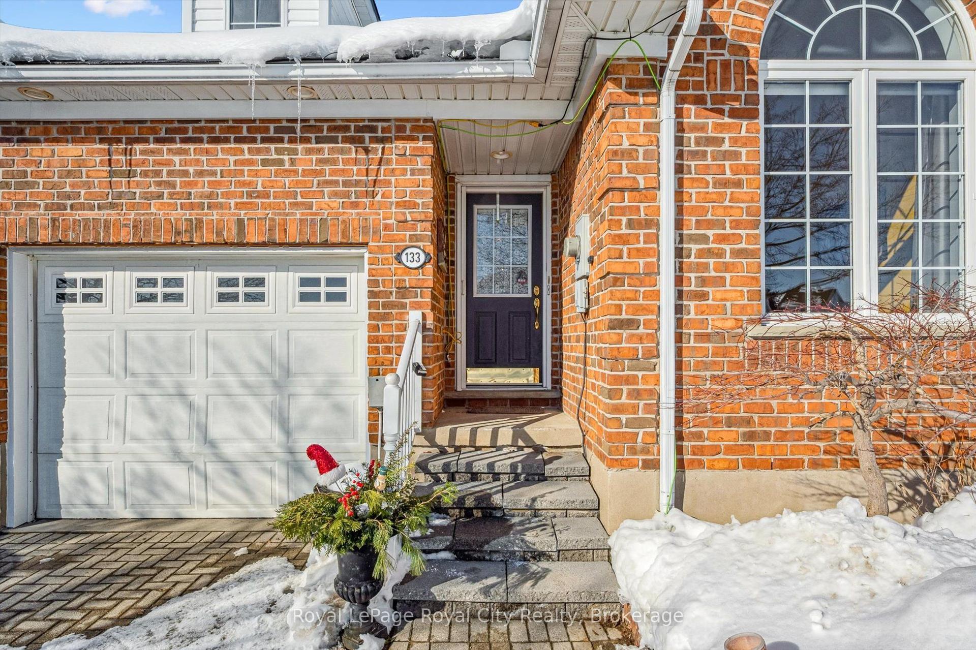 133 Riverwalk Place — photo 1