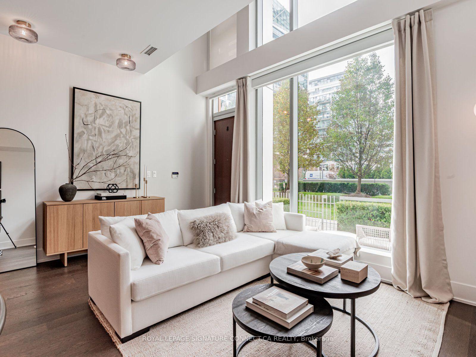 39 Queens Quay E TH132 #TH132 — photo 1