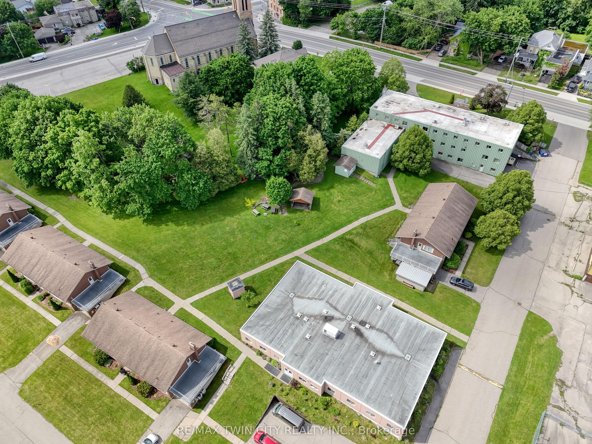 1855 Notre Dame Drive — photo 1