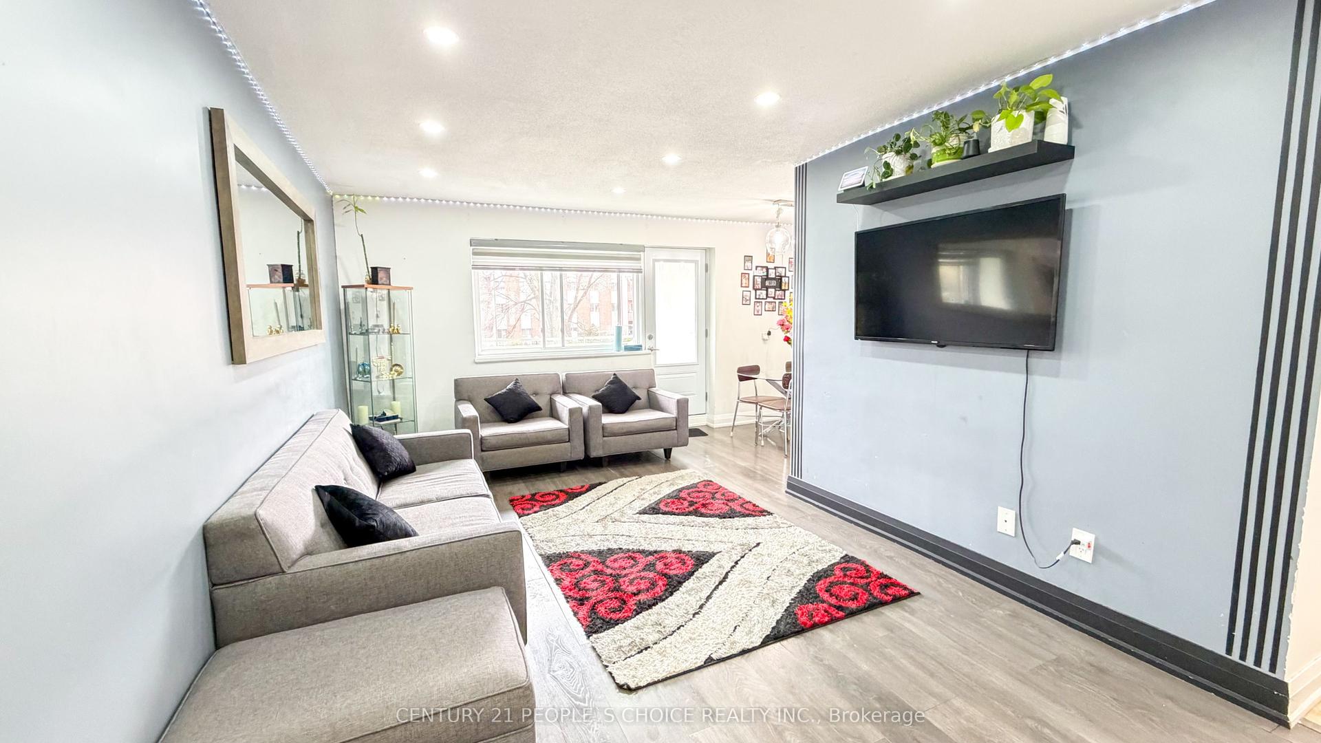 2485 Woking Crescent 201 #201 — photo 1