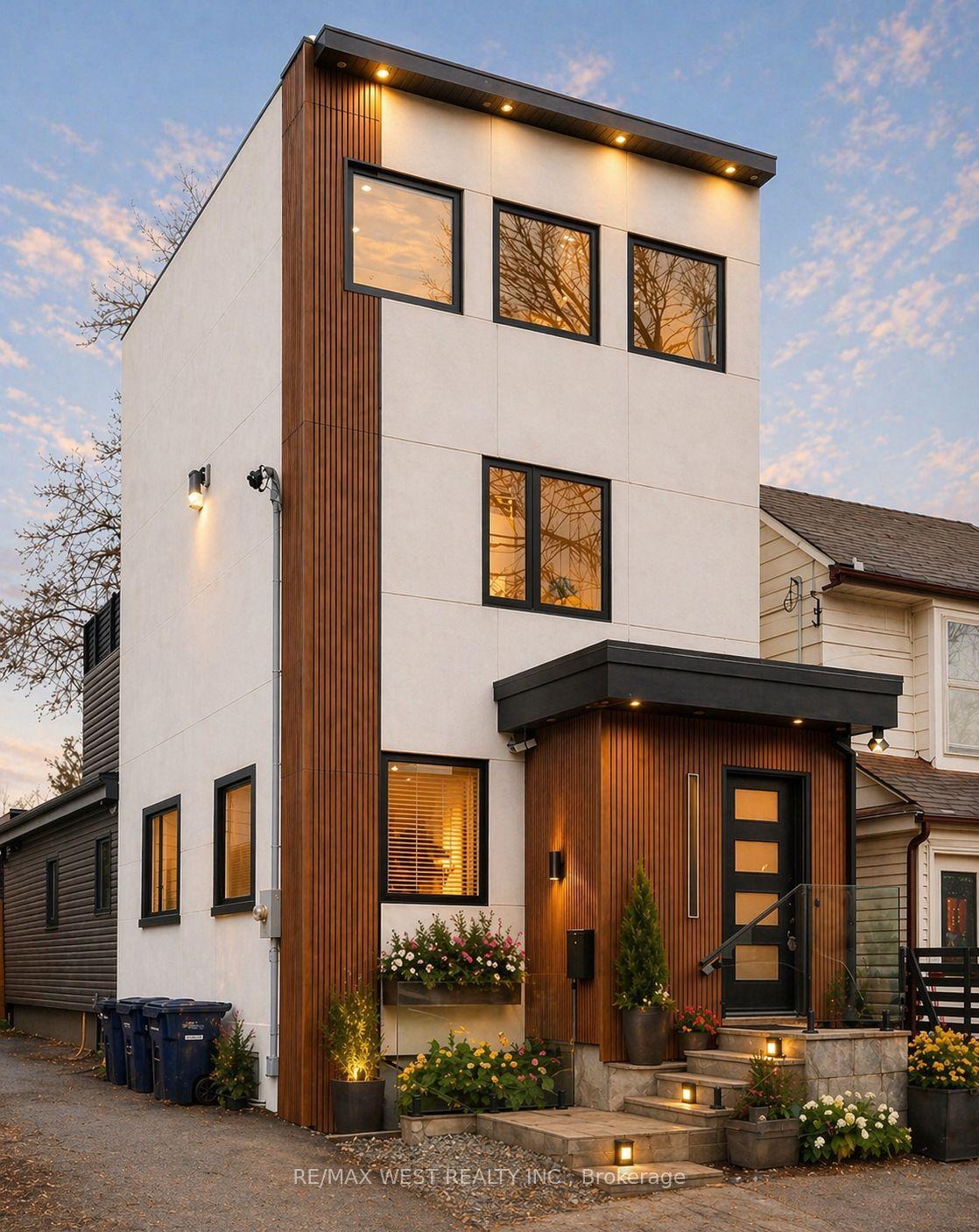 201 Rhodes Avenue — photo 1