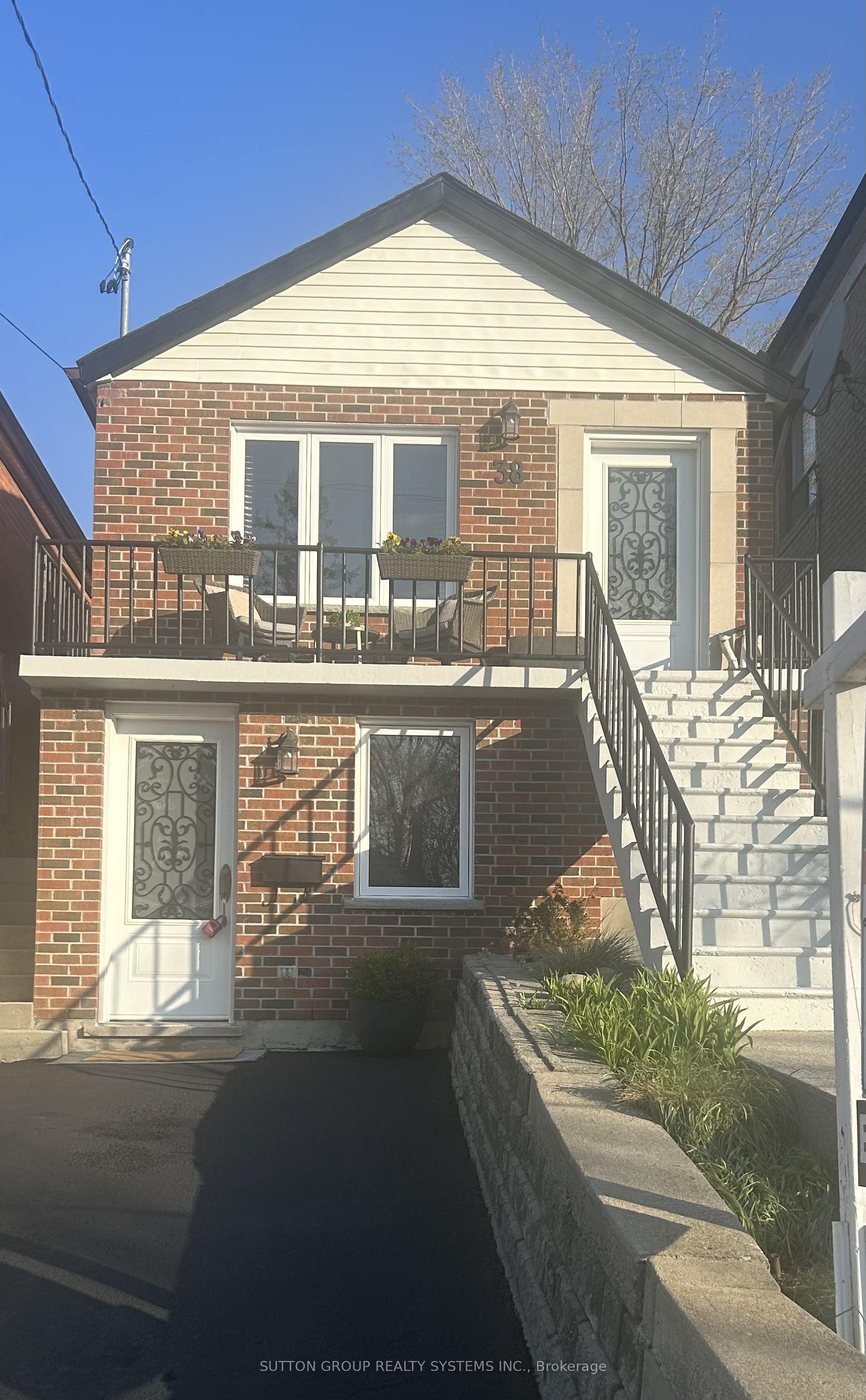 38 Donald Avenue — photo 1